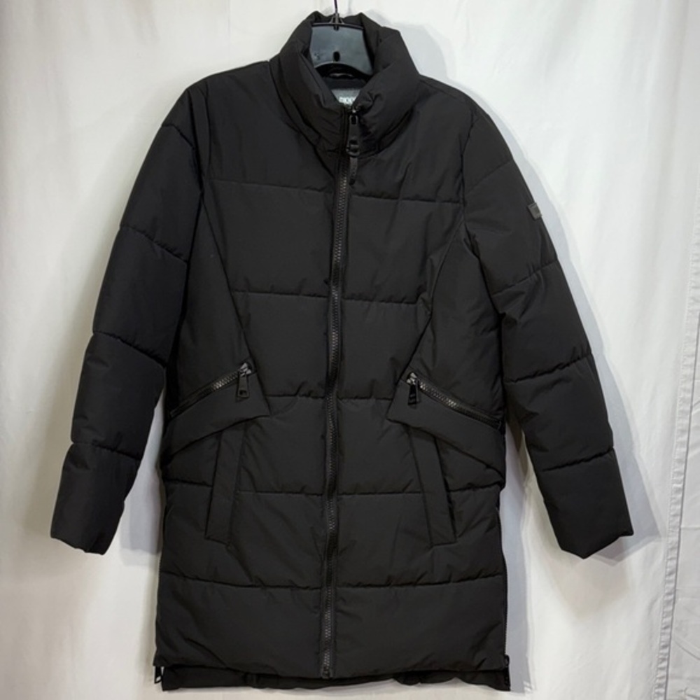 🛵 DKNY Black Puffer coat: